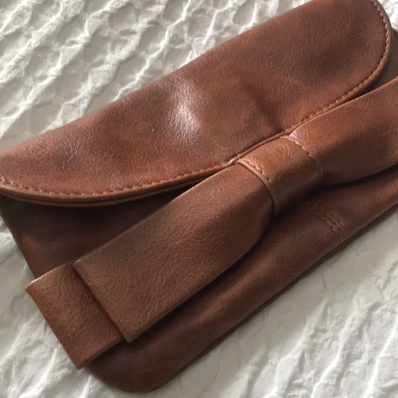 Aldo Brown Bow Clutch/Wristlet - Picture 2 of 7